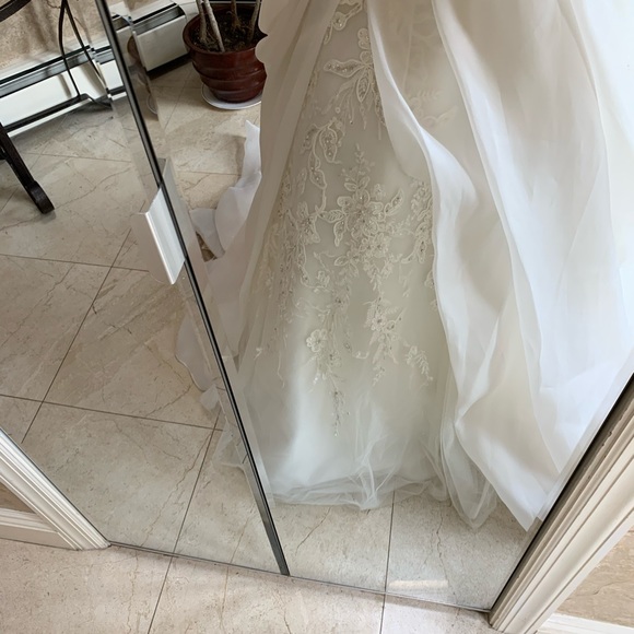 Kleinfeld wedding dress - Picture 4 of 6